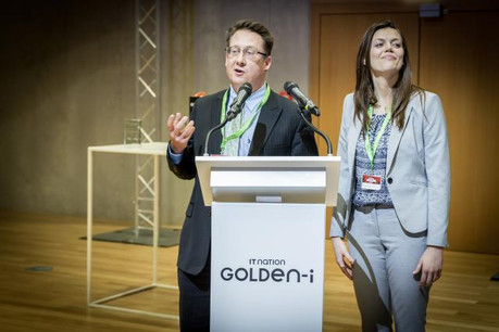 Jed Grant (à gauche) et KYC3 ont reçu le premier Start-up Award de l'Apsi. Ce trophée a été remis en même temps que le traditionnel Flagship attribué à Kneip. (Photo: Maison Moderne)