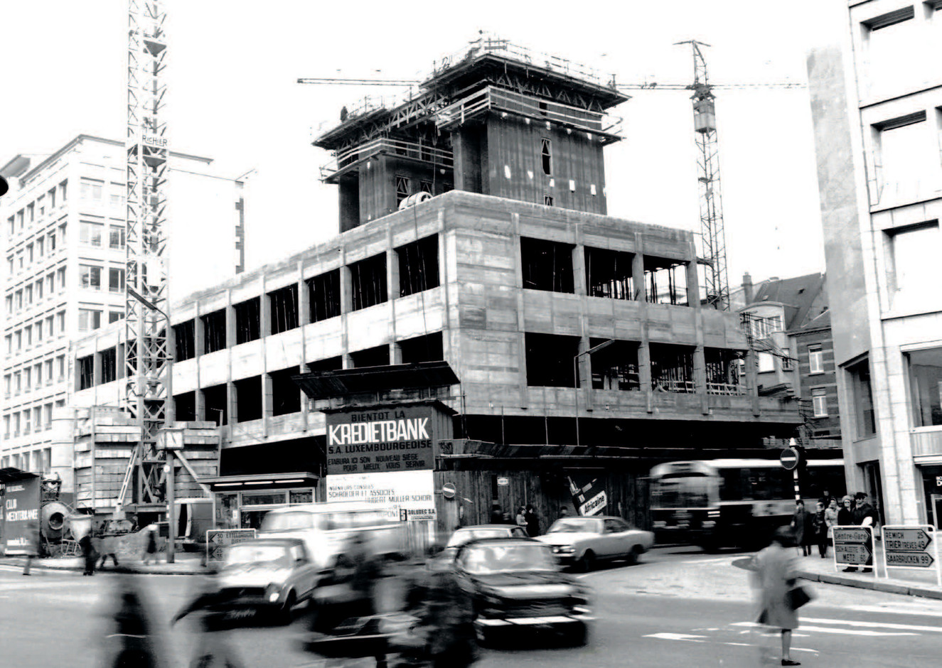Breaking ground on the bank’s 12-story headquarters on Boulevard Royal, 1973. Photo: Quintet