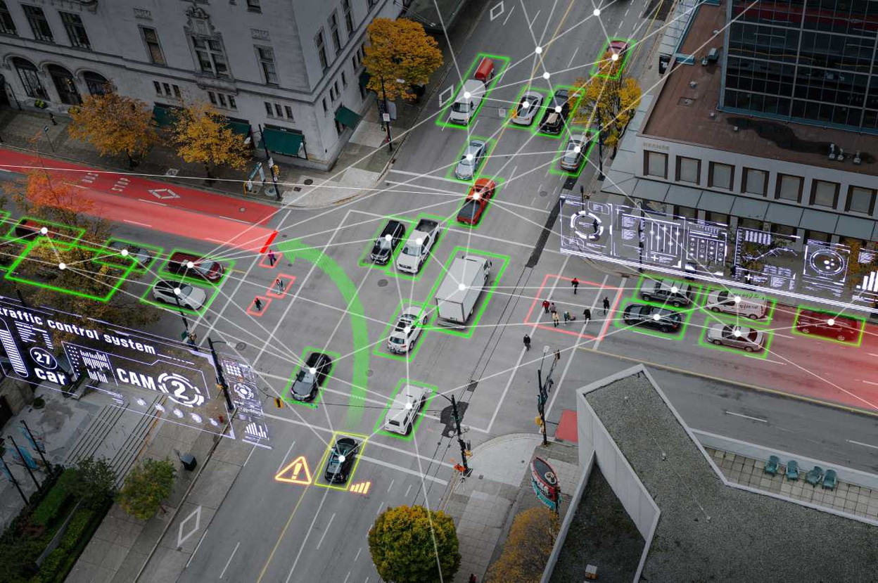 Conventional cars augmented with AI, conventional cars without enhancement and autonomous cars will have to coexist on the roads while reducing the dangers for users, whether they are driving, walking or cycling. It’s a delicate exercise. Photo: Shutterstock