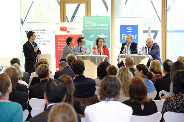 La table ronde organisée par Microlux a mis en avant l’expérience de micro-entrepreneurs. (Photo: BEI/WILI)