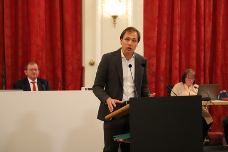 «Mon rapport va traiter de comment sortir plus fort de cette crise sanitaire, mais aussi des autres crises qui existent», explique François Benoy. «La crise du Covid-19 nous a vraiment frappés fort au niveau sanitaire, humain et économique. Mais d’autres crises ne sont pas à négliger, comme la crise climatique ou de la biodiversité, la crise de la justice sociale ou encore celle du logement.» (Photo: Chambre des députés/Flickr)