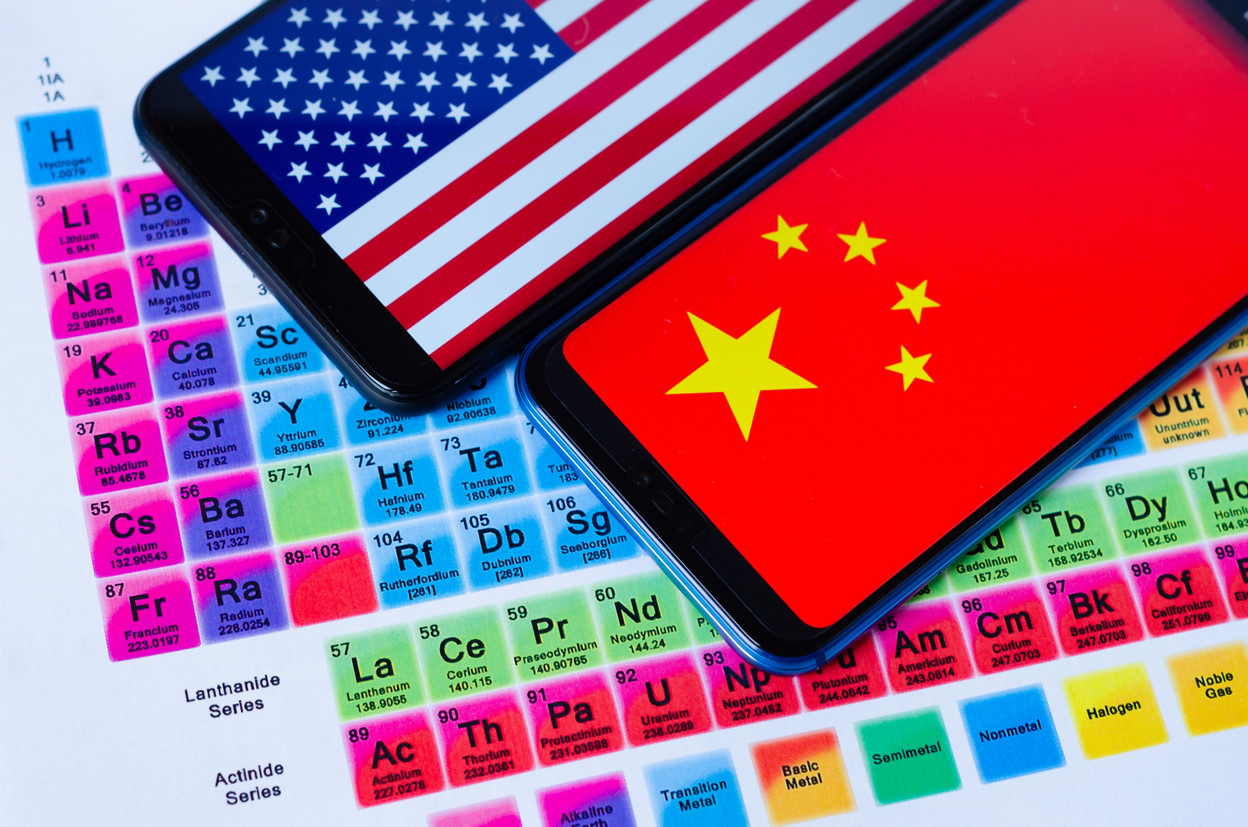 In the midst of the battle between the Chinese and Americans over rare earths, precious for all modern technologies, Canada and the European Union are deploying their strategies. With one notable difference. (Photo: Shutterstock)