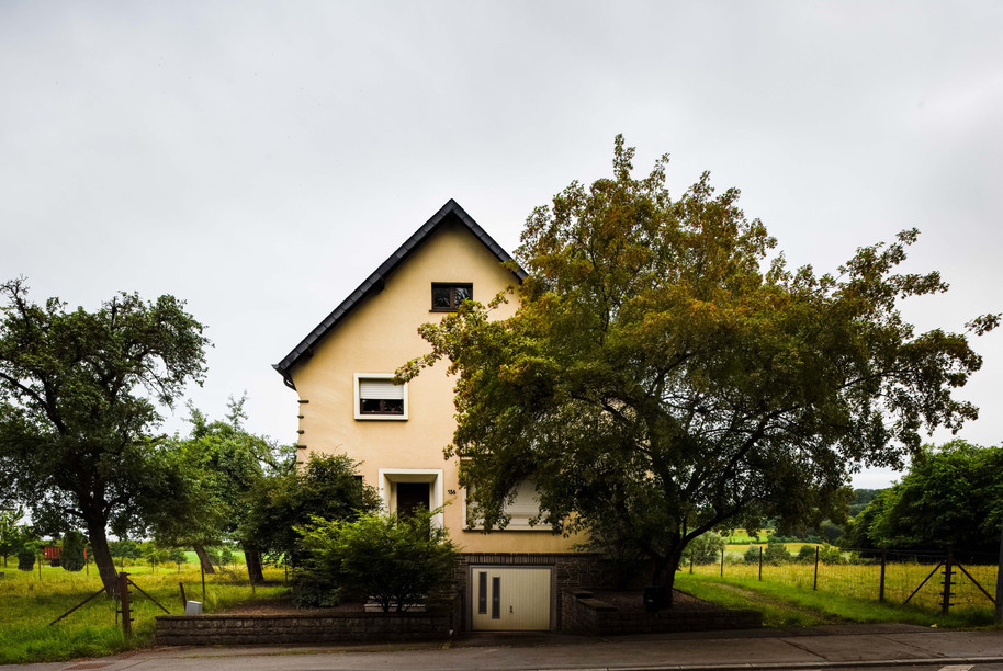 The median price of buying a house in the grand duchy was €1,218,614 or €6,577 per square metre, going down by 2.42% compared to the fourth quarter of 2021.  Photo: Nader Ghavami.