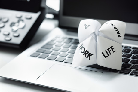 Le droit de se déconnecter après les heures de travail sans conséquences pour un employeur n’est pas encore inscrit dans la loi luxembourgeoise. (Photo: Shutterstock)