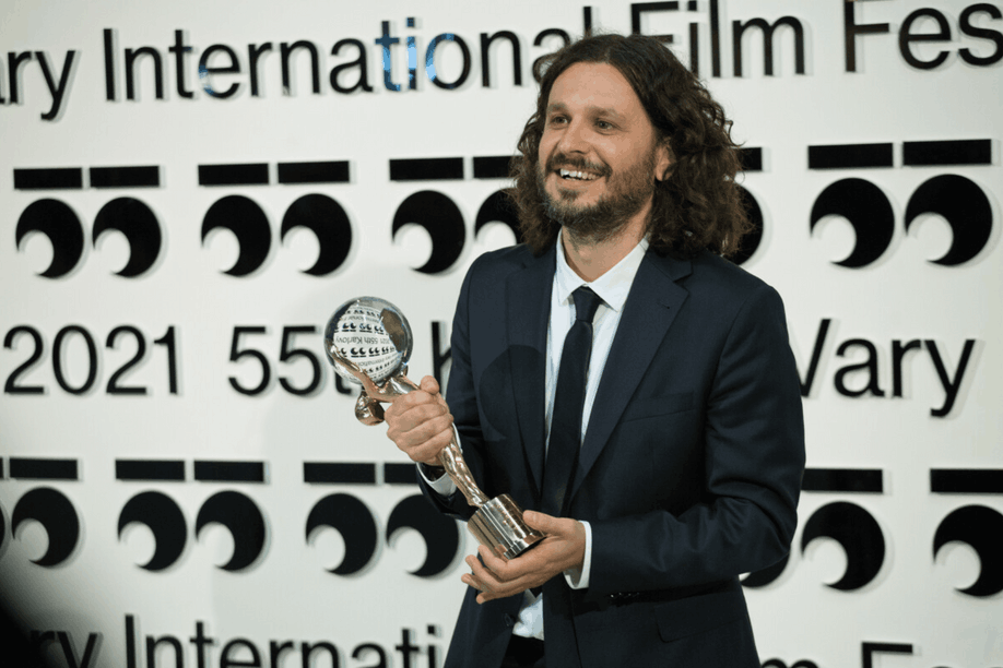 Director Stefan Arsenijevic with the Crystal Globe award at Karlovy Vary International Film Festival Photo: KVIFF