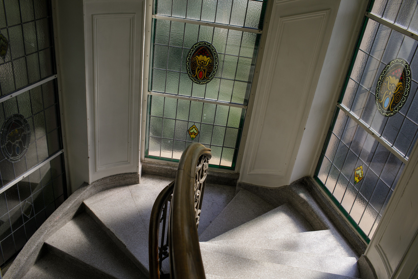 Vitraux dans les escaliers (Photo: Matic Zorman/Maison Moderne)