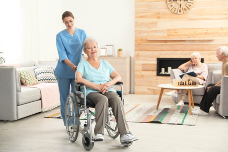 Un registre devrait permettre aux seniors de faire le meilleur choix concernant les structures d’hébergement. (Photo: Shutterstock)