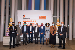 Sala Makumbundu (Christian Bauer & Associés Architectes), Sam Tanson (Ministre de la Culture) et Pierre Hurt (directeur de l’OAI) ((Photo: Nader Ghavami/Maison Moderne))
