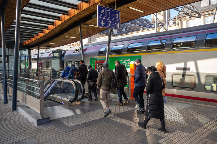 An estimated 50,000 commuters from Germany regularly travel across the border to work in Luxembourg. Photo: Romain Gamba / Maison Moderne