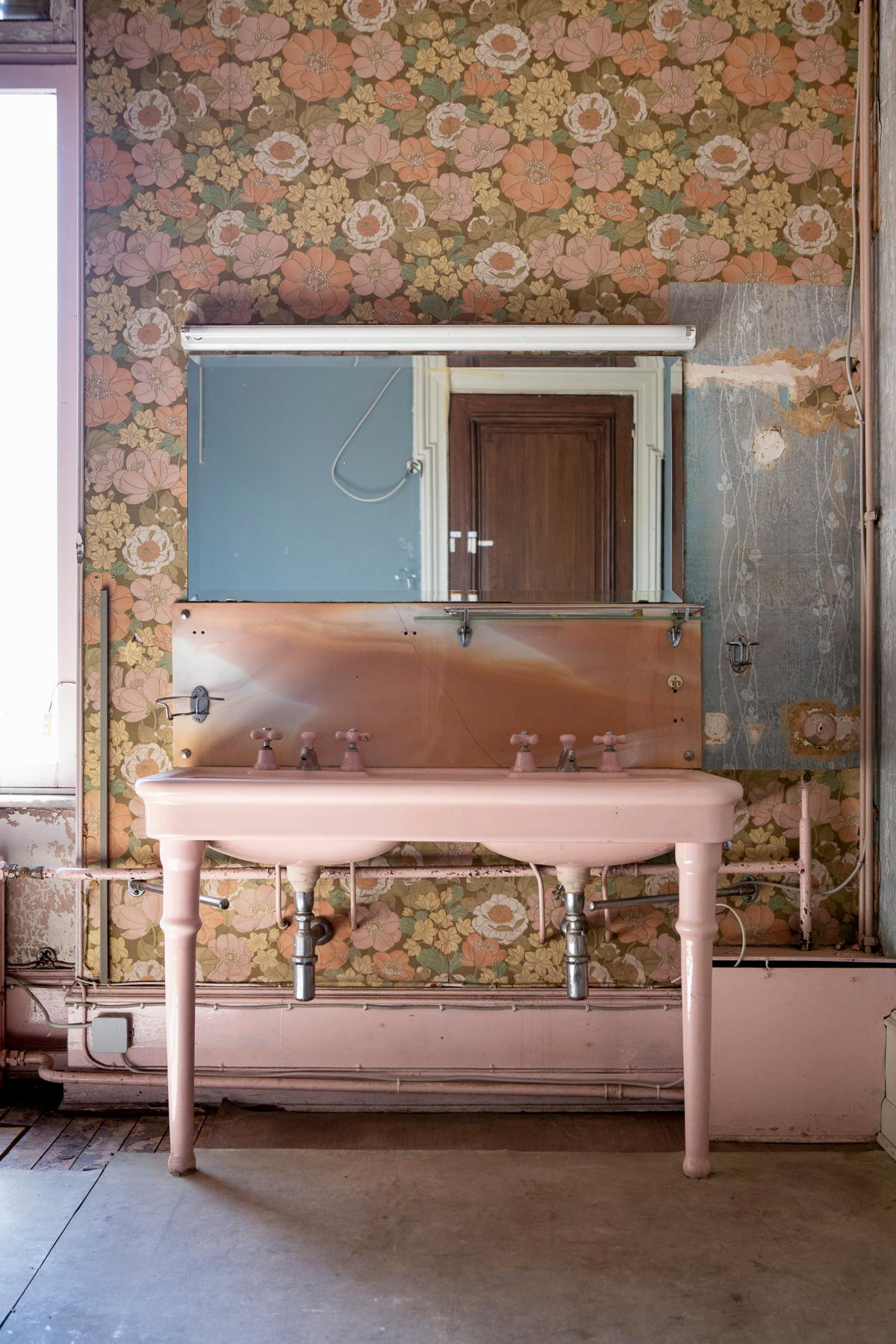 Vue d'une des salles de bain du premier étage. (Photo: Jan Hanrion / Patricia Pitsch- archives Maison Moderne)