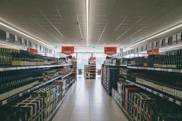 Les nouveaux supermarchés Lidl arborent une esthétique plus sobre, plus moderne et moins criarde. (photo : Sven Becker)