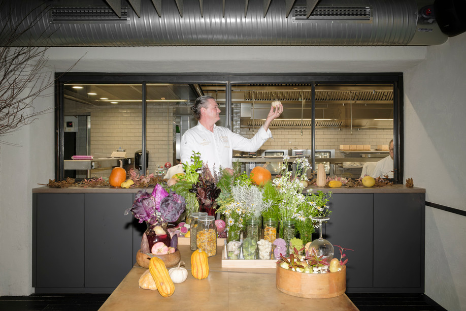 With René Mathieu, nothing is decorative; he reveals each vegetable in its truest form. (Photo: Jan Hanrion/Paperjam)