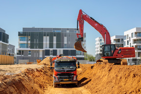 Un grand nombre de chantiers de la capitale ont rouvert ce lundi dans le cadre du déconfinement. ((Photo: Matic Zorman / Maison Moderne))