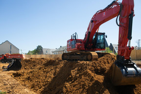 Un grand nombre de chantiers de la capitale ont rouvert ce lundi dans le cadre du déconfinement. ((Photo: Matic Zorman / Maison Moderne))