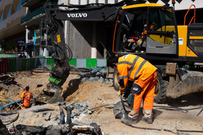Chantier devant le Royal-Hamilius. ((Photo: Matic Zorman / Maison Moderne))