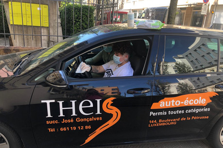 Permis de rouler pour les auto-écoles, après deux mois d’arrêt. (Photo: Theis)