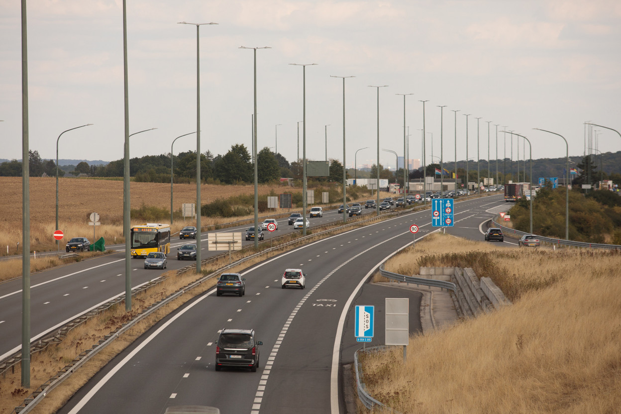 E411 and carpool lane for a minimum of two people linking Belgium to Luxembourg. (Photo: Matic Zorman/archives)
