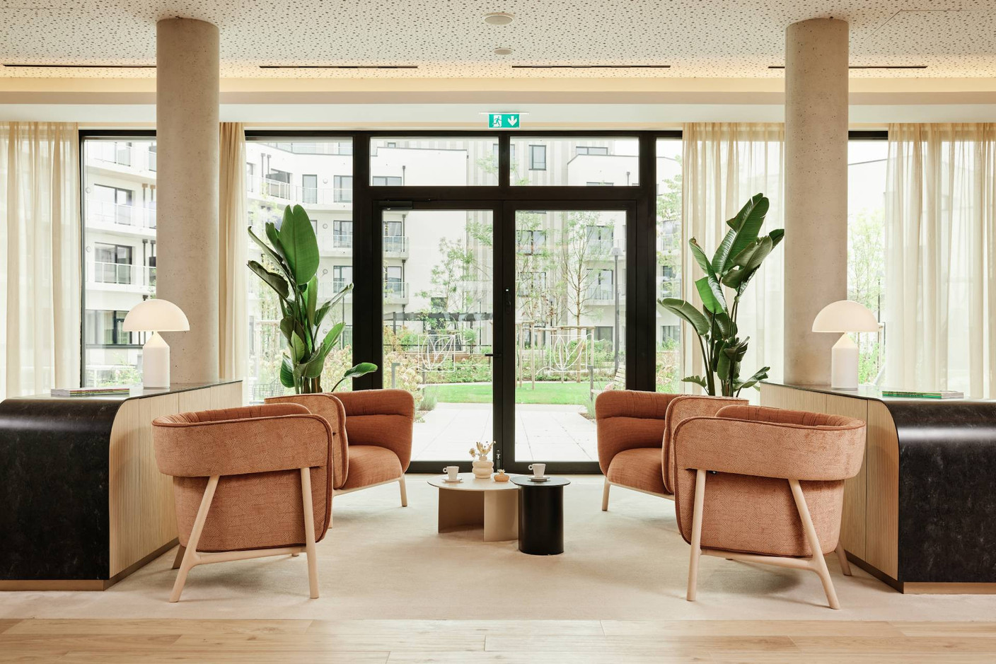 Des salons sont aménagés dans l’espace d’accueil. (Photo: spnkr)