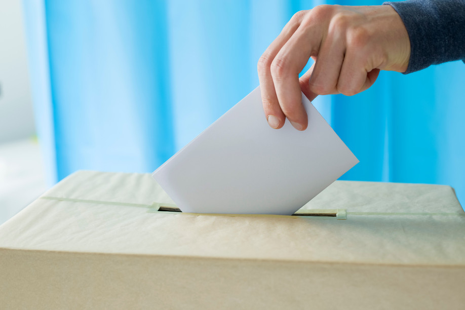 Residents have to register at their respective municipality to take part in the collection of signatures, of which at least 25,000 are required for the request for the referendum to be successful. Photo: Shutterstock.