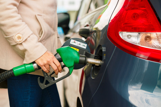 Les conducteurs luxembourgeois continuent d’ailleurs de se tourner vers des énergies moins polluantes: les motorisations essence et diesel sont en recul, alors que les véhicules électriques continuent leur progression. (Photo: Shutterstock)