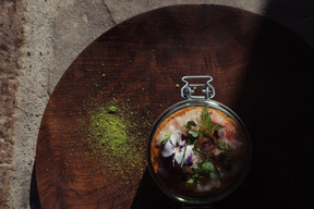 Au restaurant Pèitry sont privilégiés les produits du terroir, issus d’artisans et agriculteurs locaux. Maison Moderne