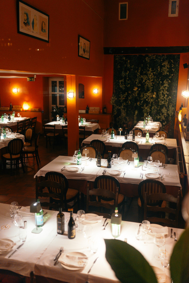 The atmosphere is relaxed, just like an Italian trattoria. (Photo: Notaro)