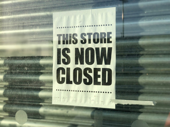«Ce magasin est fermé»: les faillites devraient bientôt retrouver leurs niveaux d’avant-crise, sans grande augmentation liée à la crise, prédit Euler Hermes. (Photo: Shutterstock)