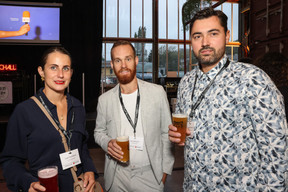 Lucie Touveron (Lux'Languages), Steven Boulot (Retromobile) et Brice Touveron (Lux'Languages). (Photo: Marie Russillo/Maison Moderne)