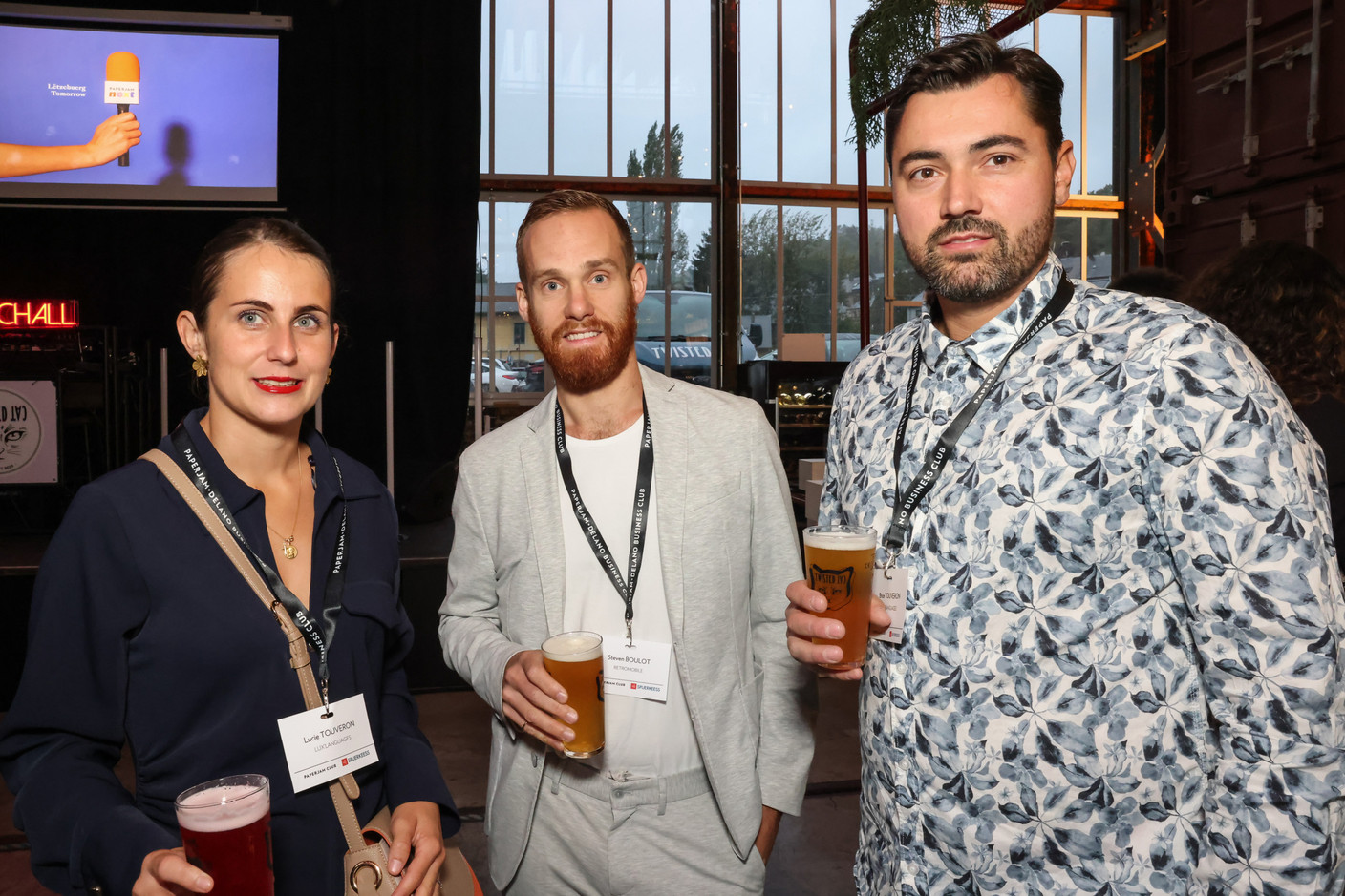 Lucie Touveron (Lux'Languages), Steven Boulot (Retromobile) et Brice Touveron (Lux'Languages). (Photo: Marie Russillo/Maison Moderne)