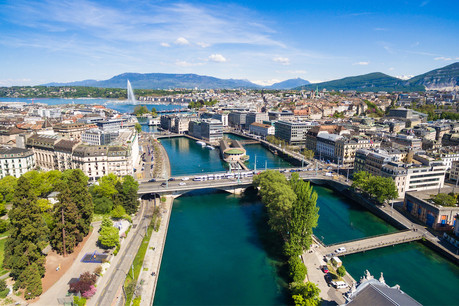 Le canton de Genève, qui compte 100km de frontières avec la France et seulement 4km avec le reste de la Suisse, a très tôt compris l’interdépendance existant avec les communes françaises de l’Ain et de la Haute-Savoie. (Photo : Shutterstock)