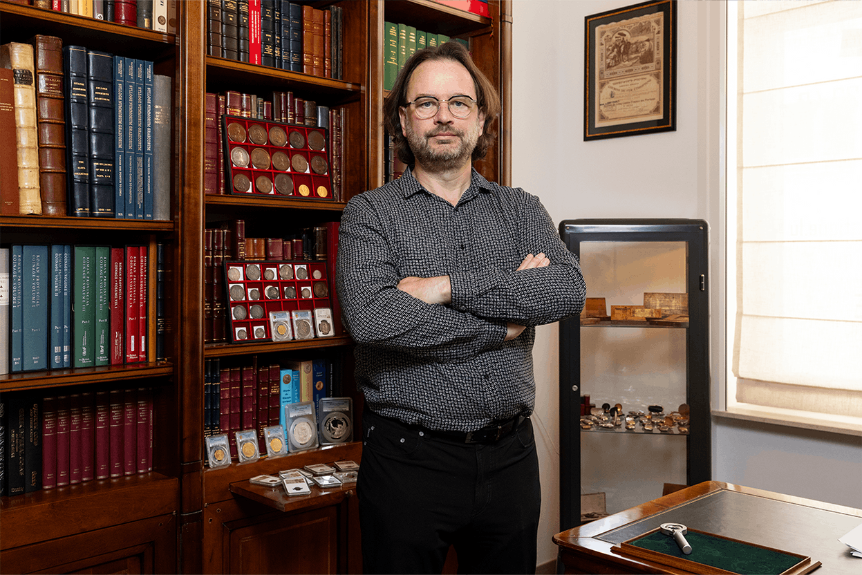 Philippe Saive, numismatic expert. Photo: Eva Krins (Maison Moderne)