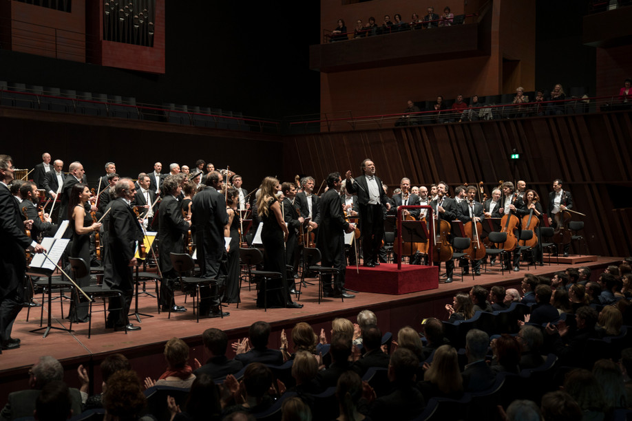 Riccardo Chailly / Emmanuel Tjeknavorian / Filarmonica della Scala Philharmonie Luxembourg 