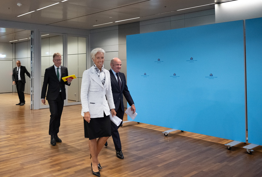 The European Central Bank has no intention of influencing the value of the euro against the dollar. Pictured: ECB president Christine Lagarde and ECB vice president Luis de Guindos are seen arriving for a press conference following the bank’s interest rate decision, in Frankfurt, 8 September 2022. Photo: European Central Bank/Claudio De Angelis