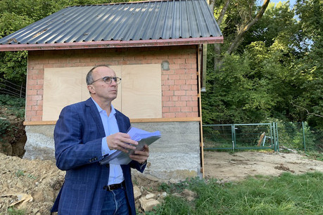 Le député-maire de Differdange, Roberto Traversini, a choisi de tout montrer pour couper court aux accusations. Et de s’expliquer, reconnaissant beaucoup d’imprudence dans la gestion des travaux. (Photo: Paperjam)