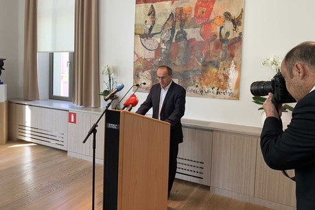 Saisi par l’émotion, Roberto Traversini a éprouvé des difficultés à achever sa courte allocution. (Photo: Paperjam)