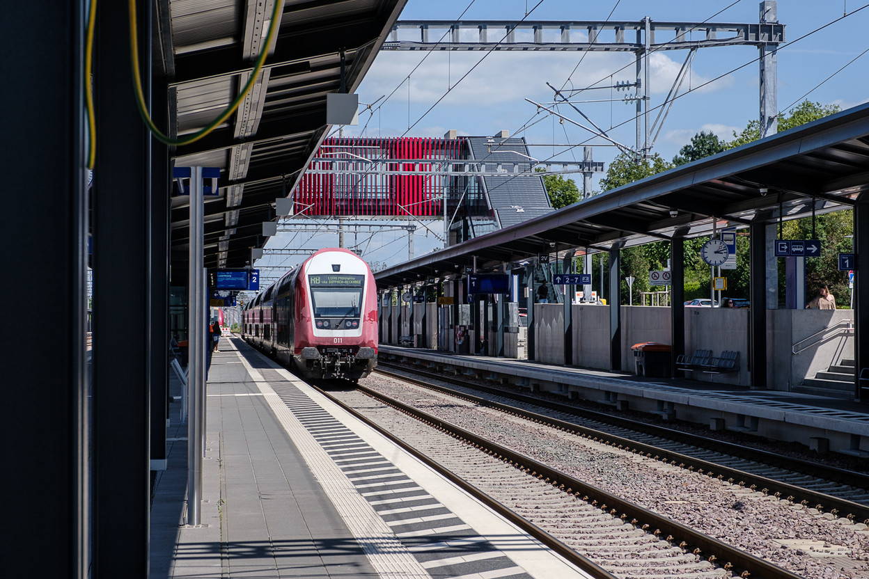 The work at Rodange involved extending and making the platforms accessible, as well as creating a new one to differentiate the lines and avoid a domino effect in the event of delays. Photo: Petz Flammang/CFL