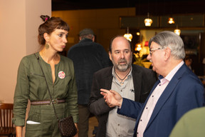 Déi Lénk’s election night headquarters was at Chiche. Pictured on the left is Nathalie Oberweis. Photo: Romain Gamba/Maison Moderne