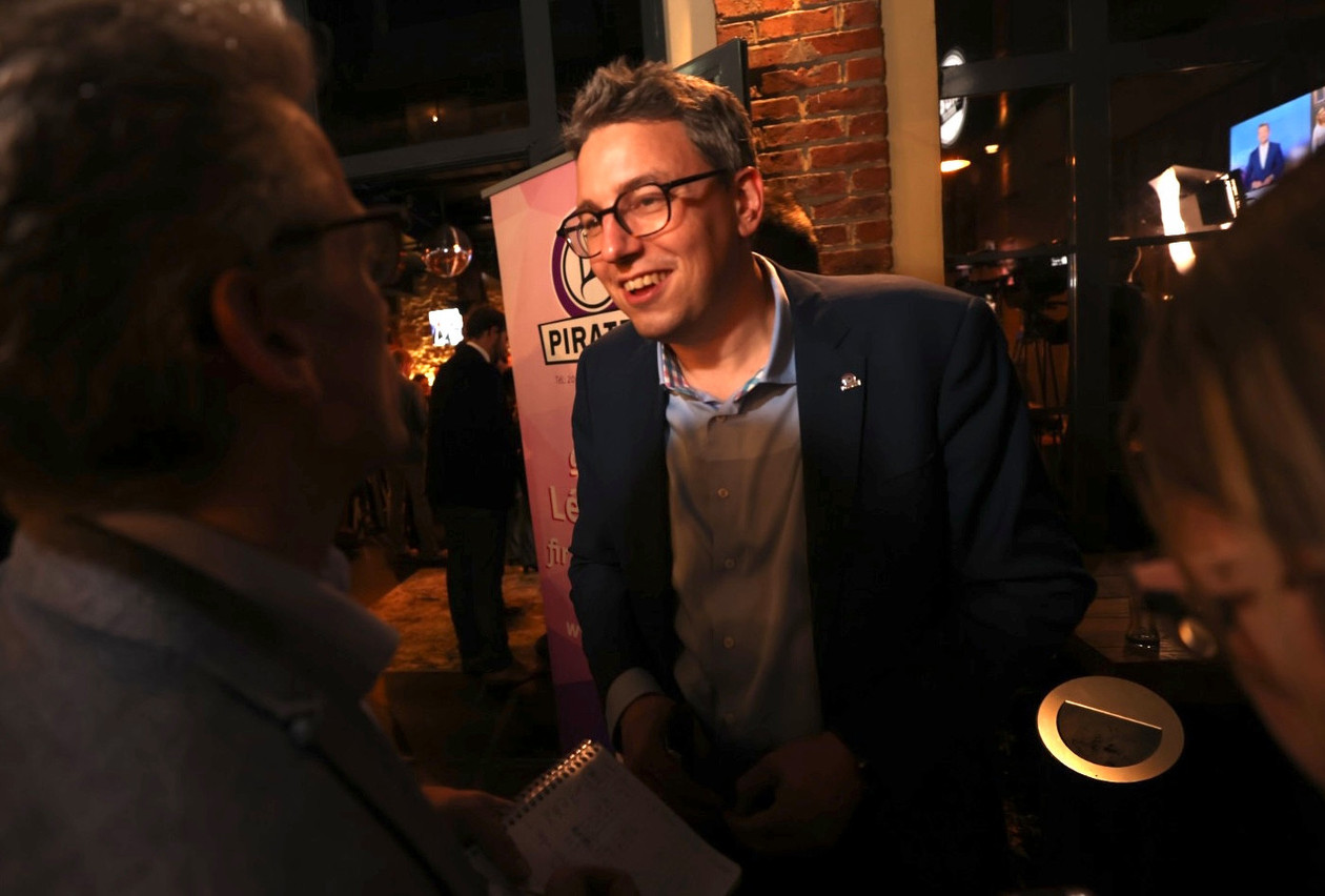 The Piratepartei’s lead candidate, Sven Clement, seen at the party’s election night headquarters at Grizzly, Rives de Clausen. Photo: Guy Wolff
