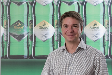 Max Weber, directeur des Sources Rosport, compte 8 millions de bouteilles écoulées en juin, soit deux fois plus qu’un mois de novembre. (Photo: Rosport)