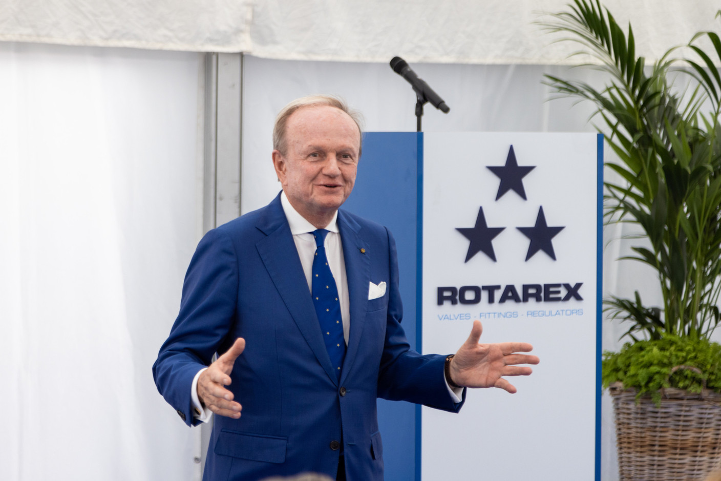  En 11 minutes, le président du conseil d’administration, Jean-Claude Schmitz, a tracé les principales forces de cette entreprise familiale née en 1922. (Photo: Romain Gamba/Maison Moderne)