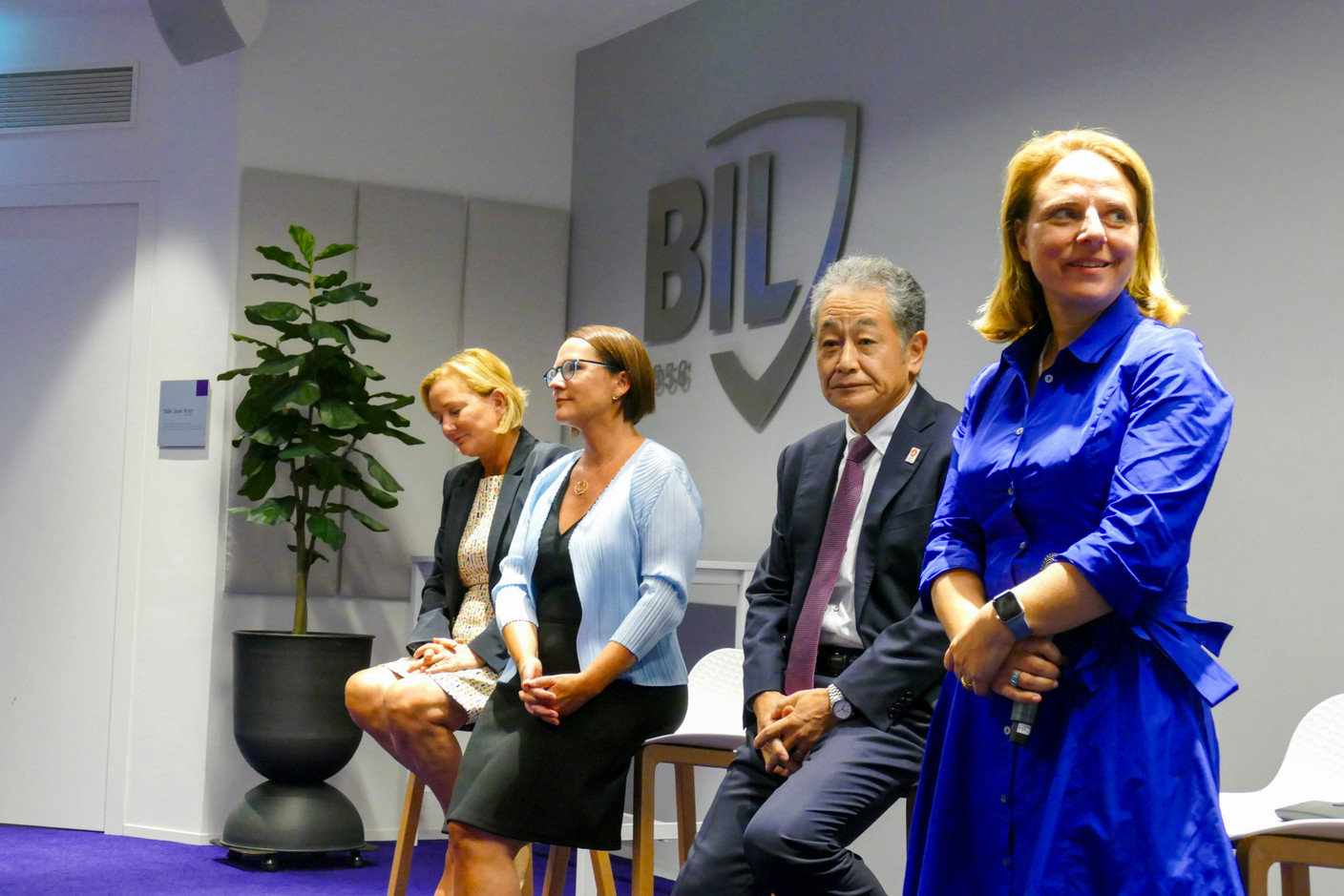 Paulette Lenert (left), deputy prime minister and minister of health; Yuriko Backes, minister of finance; Tadahiro Matsubara, ambassador of Japan to Luxembourg; Corinne Cahen (right), Luxembourg city alderwoman.  Photo: Rotary Club Luxembourg Hearts 