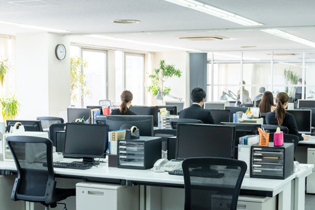 Quelle est la meilleure option de retour au bureau pour limiter la propagation du Covid? Des chercheurs français se sont penchés sur la question. (Photo: Shutterstock)