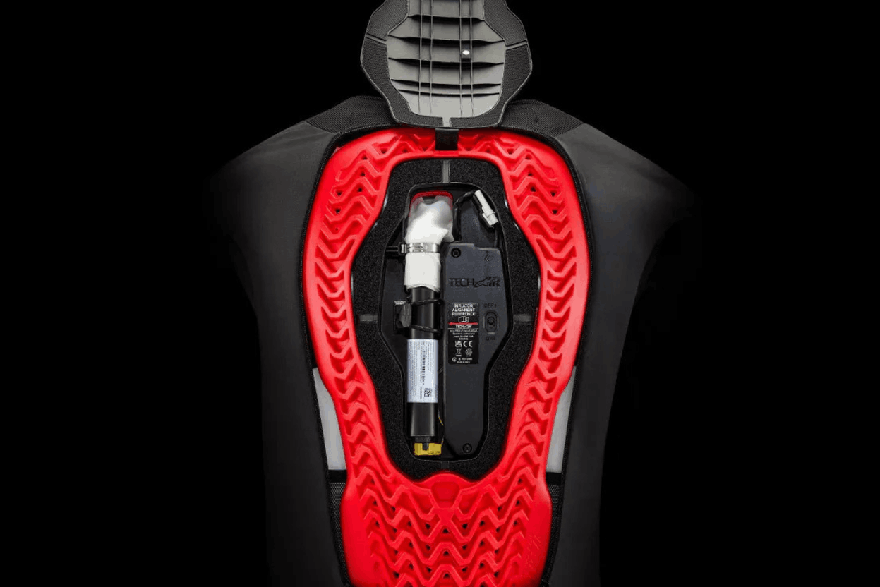 Airbag TechAir5 AlpineStars et protection dorsale plasma (Photo: AlpineStars)