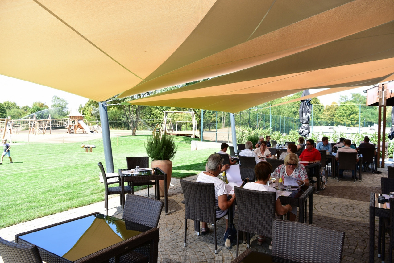Aire de jeux et plats traditionnels, tout pour plaire aux parents et enfants au Chalet am Brill.
(Photo: Chalet am Brill)