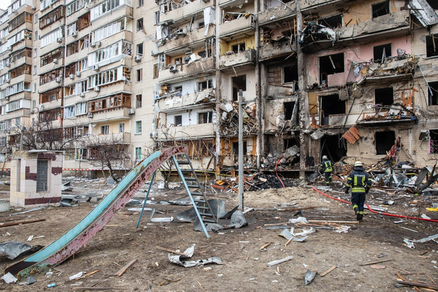 Selon les Nations unies, depuis le début de l’offensive russe le 24 février dernier, 10 millions d’Ukrainiens ont fui leur domicile, soit un quart de la population. Et plus de 3,3 millions de personnes, majoritairement des femmes et des enfants, ont quitté l’Ukraine. (Photo: Shutterstock)