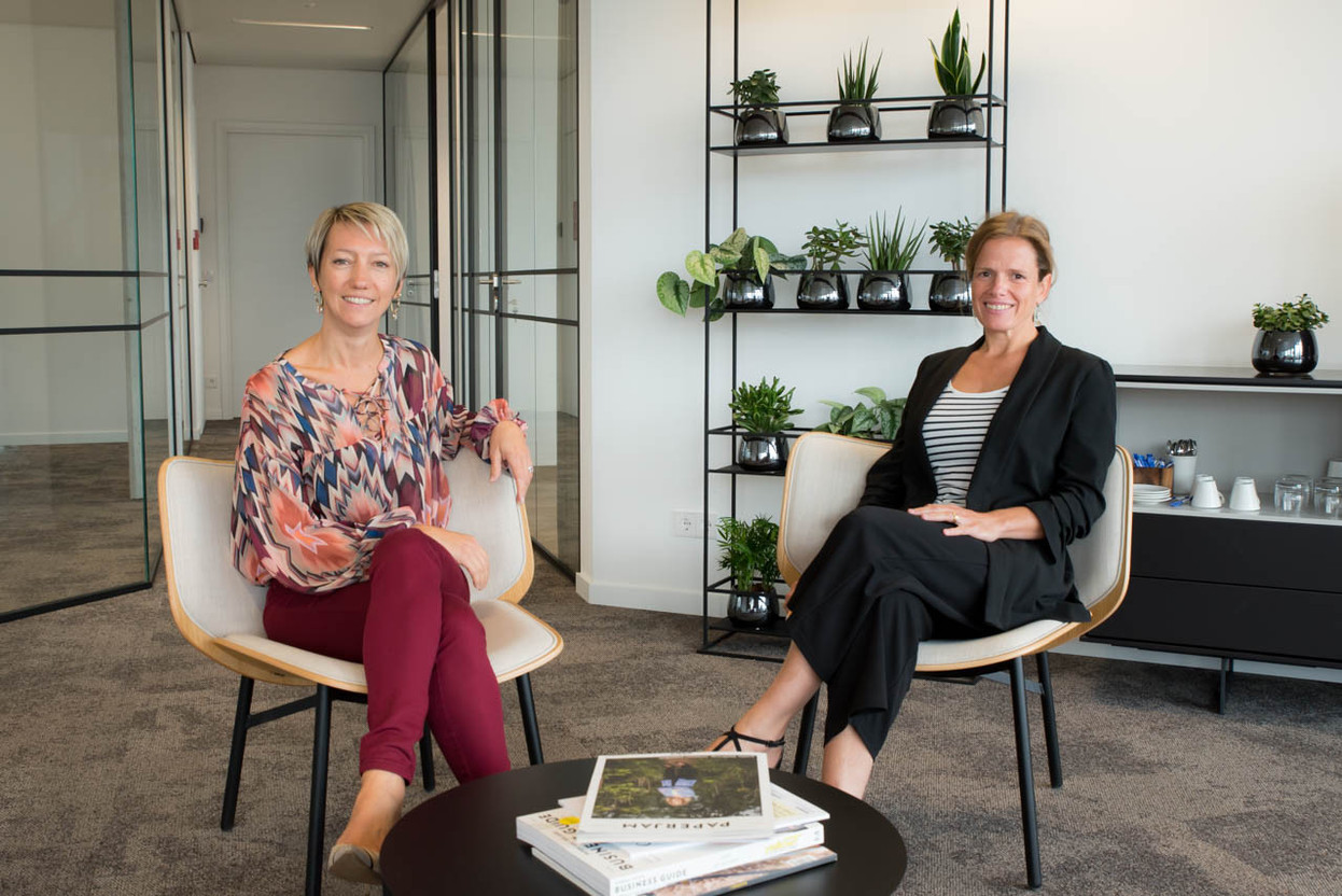 Anne-Laure Parisot, Head of Operations & HR Consulting, et Carole Fabry, Head of Legal chez Securex, mettent leur expertise RH au service des employeurs. (Crédit: Securex)