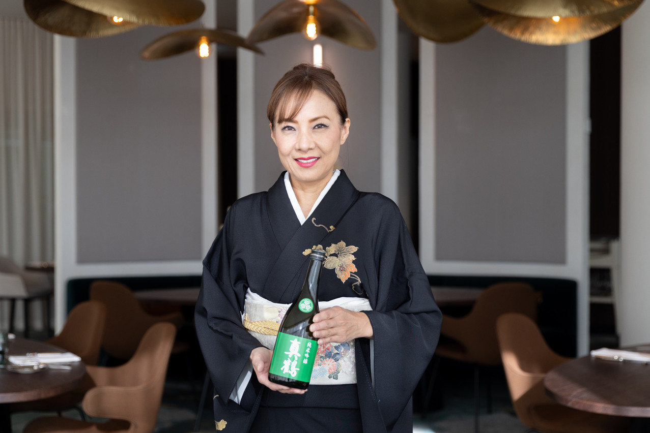 Makiko Gräfin von Oberndorff dirige la compagnie spécialisée dans l’importation de sakés, Sake Company Luxembourg. (Photo: Romain Gamba/Maison Moderne)