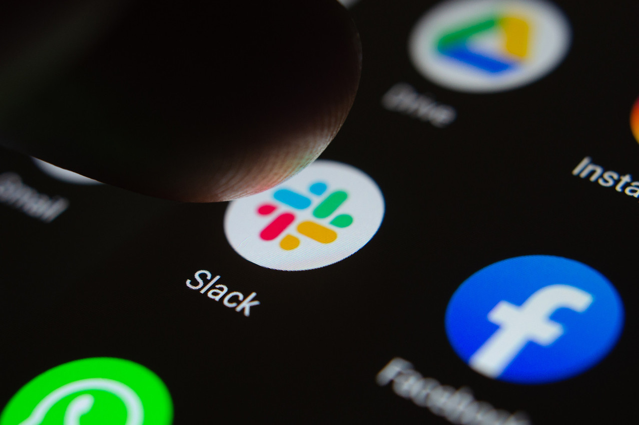 Plateforme de communication collaborative et de gestion de projet, Slack intéresse le géant Salesforce à un tel point que ce dernier est prêt à débourser 17 milliards de dollars. (Photo: Shutterstock)