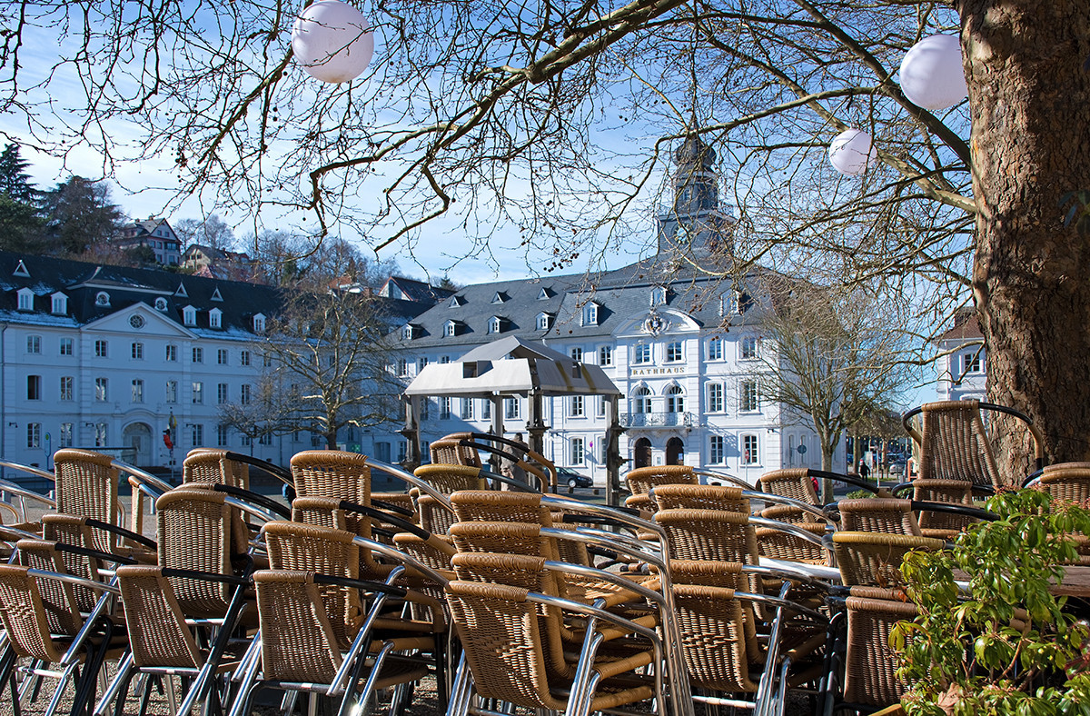 On pourrait, comme ici à Sarrebruck et sous certaines conditions, être jusqu’à 10 à table en terrasse.  (Photo: Shutterstock)