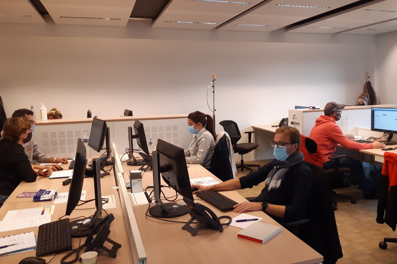 120 personnes travaillent pour la cellule de traçage, dans les anciens locaux de Ferrero au Findel. (Photo: Anne Vergison)